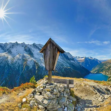 Дом отдыха Barbara's Mountain Maisonette - 2 Floors & Mountain View