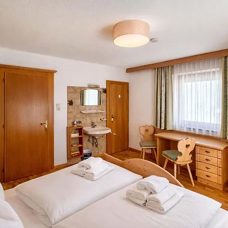 Dom wakacyjny Barbara's Mountain Maisonette - 2 Floors & Mountain View Aschau Im Zillertal
